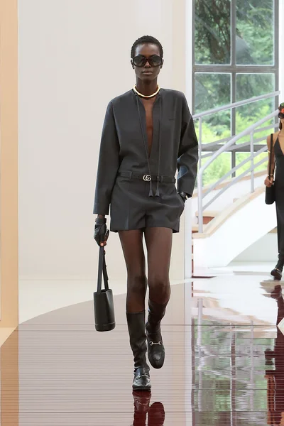 Look 4